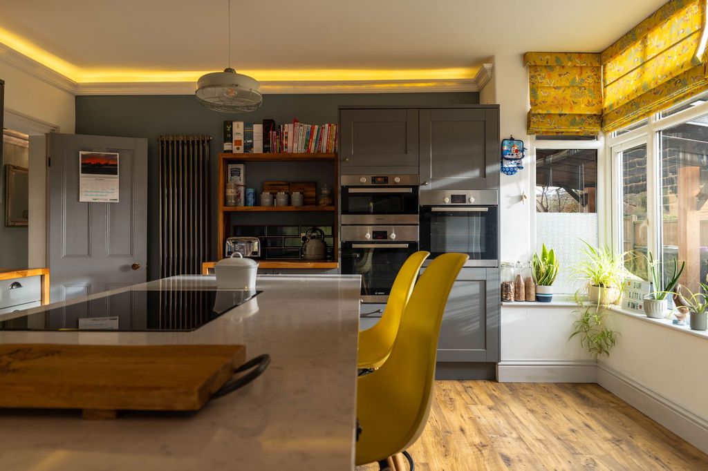 Property photo 3 of 34