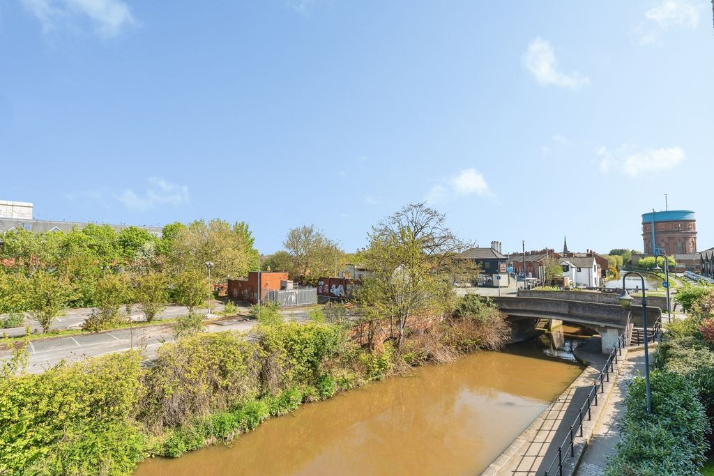 Property photo 3 of 24 Canal View