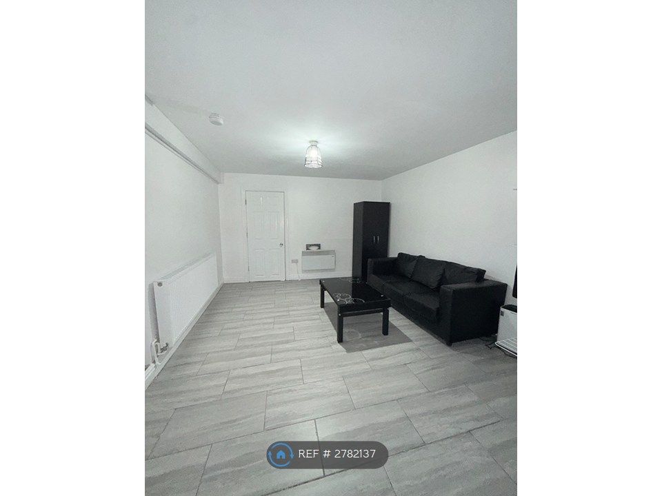 Property photo 2 of 5 Living Room