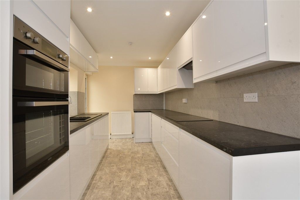 Property photo 3 of 23 Kitchen