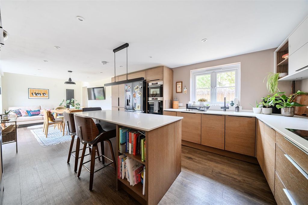 Property photo 2 of 22 1446521-13-69E73A989Aae8.Jpg