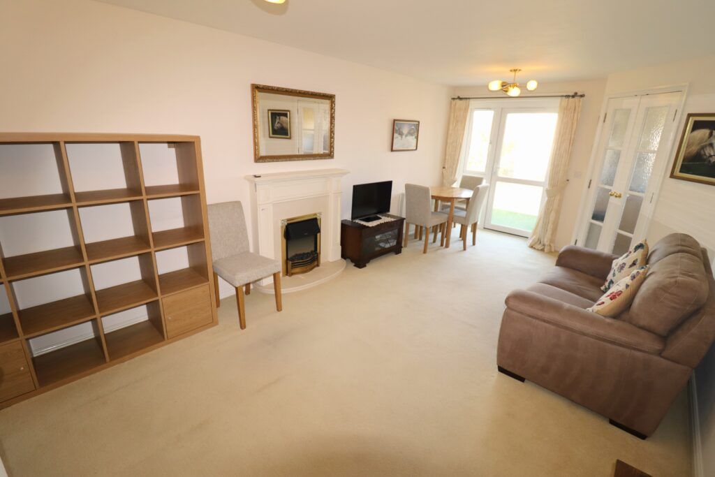 Property photo 2 of 8
