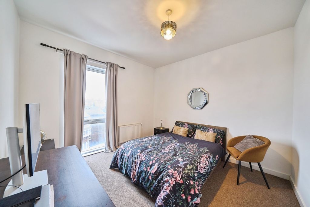 Property photo 3 of 19 Pbox-Img.Jpg