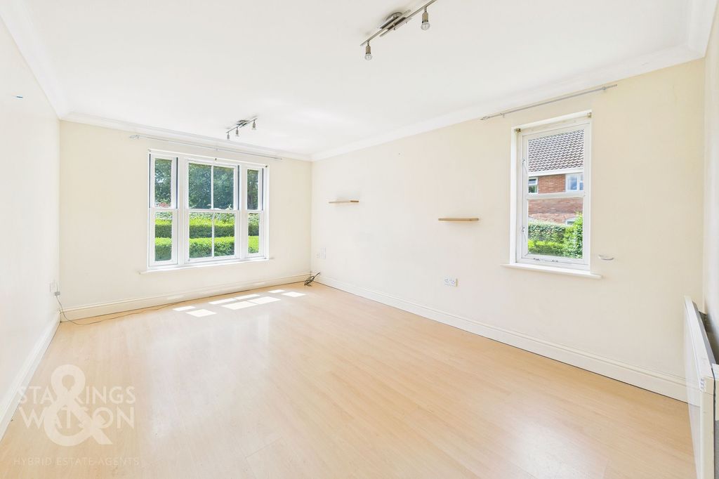 Property photo 2 of 16