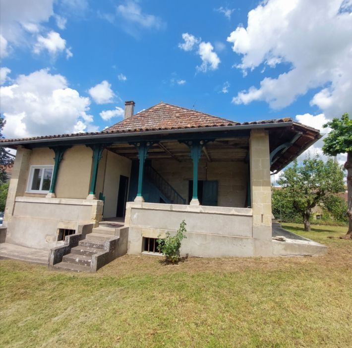 Property photo 2 of 17