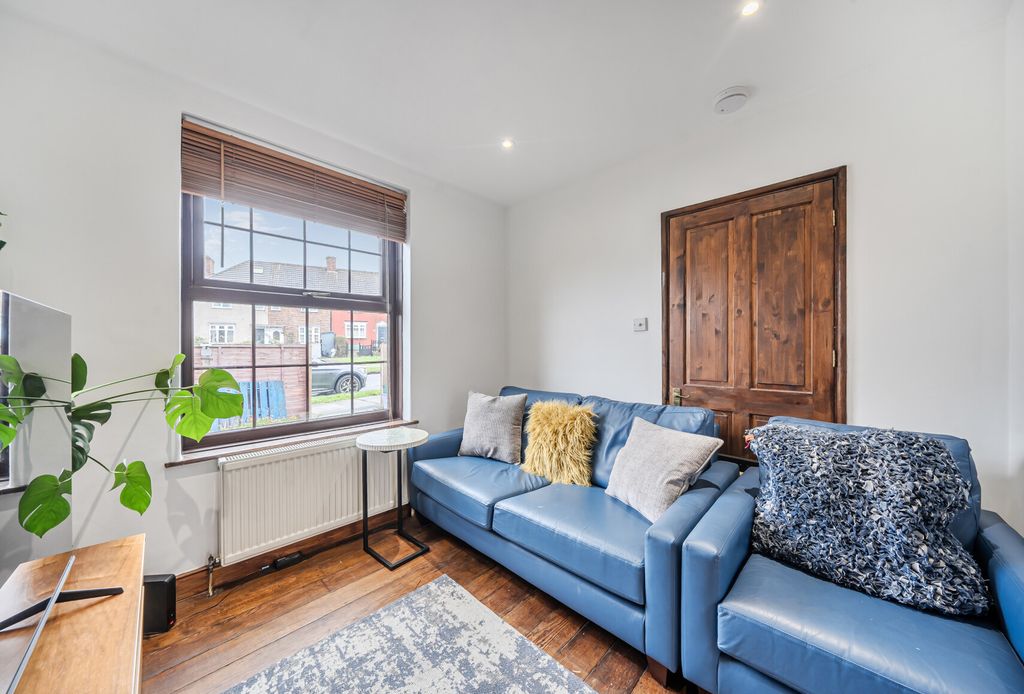 Property photo 2 of 21 1405828-9-6984925...