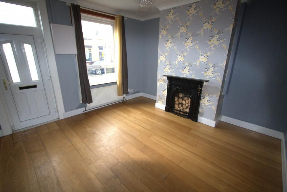 Property photo 2 of 6 Lounge