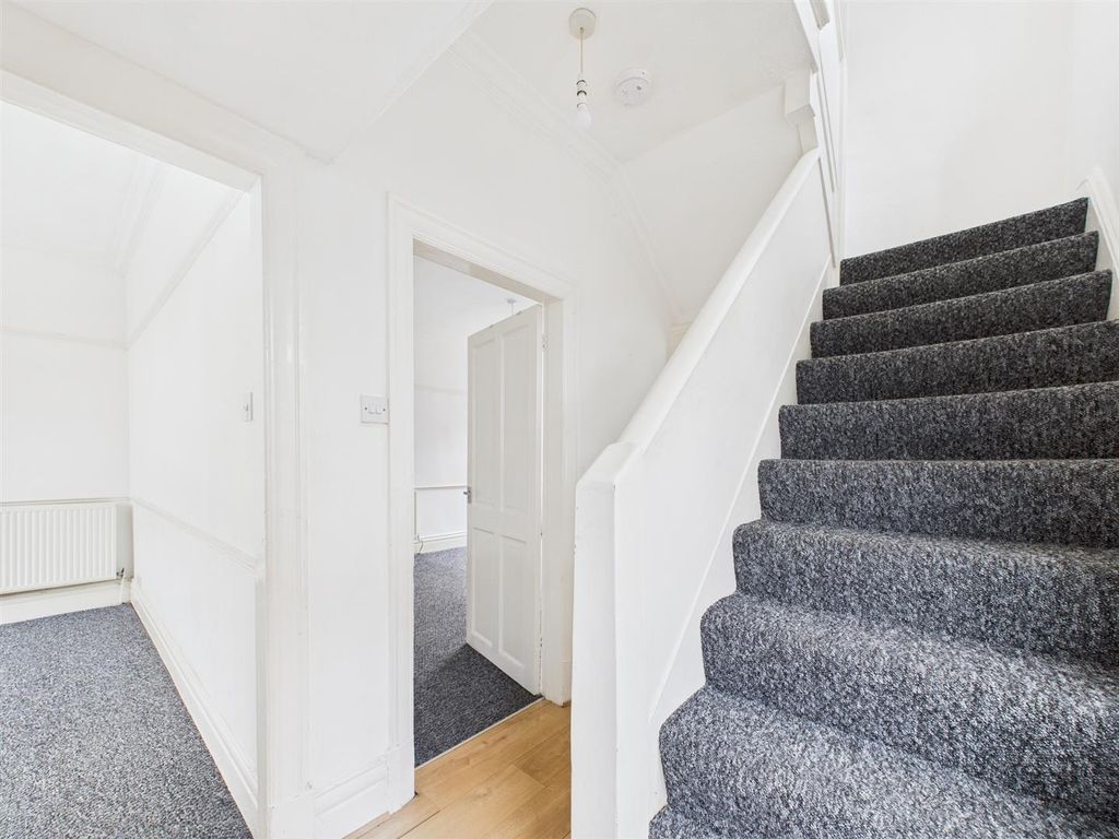 Property photo 3 of 39 Cam03604G0-Pr0164-Still002.Jpg