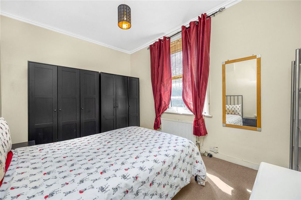 Property photo 3 of 6