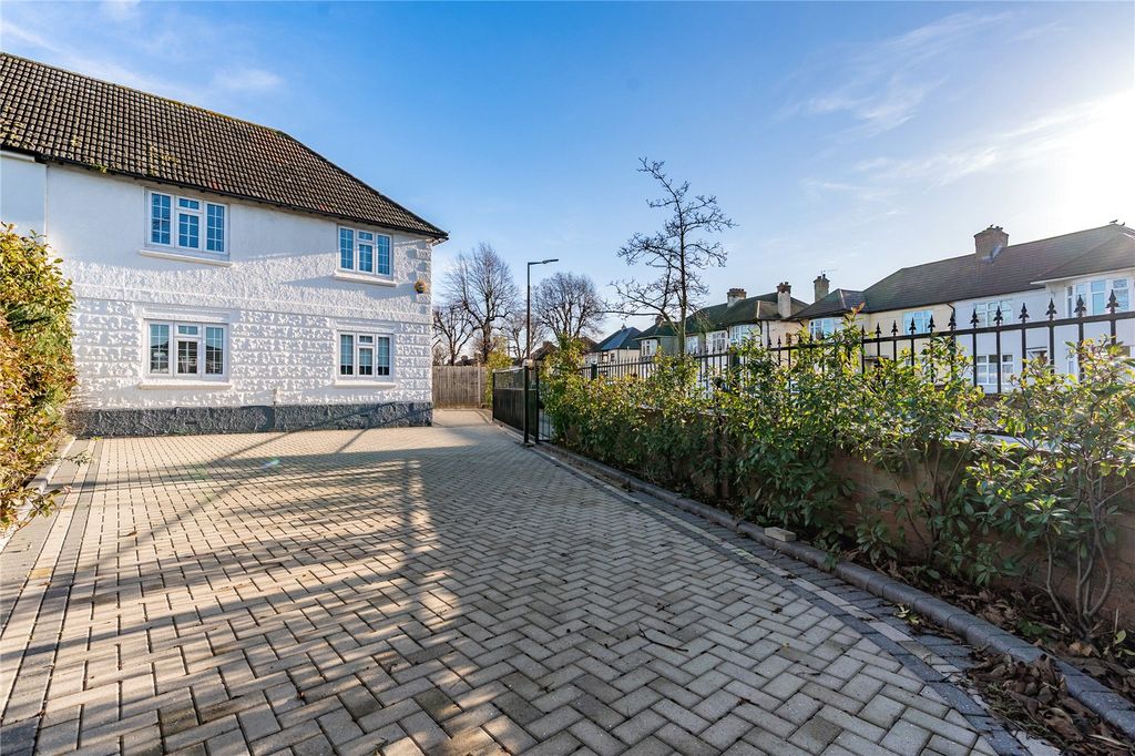 Property photo 1 of 13 Front