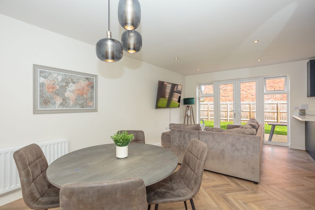Property photo 3 of 49 Kitchen/Lounge/Diner