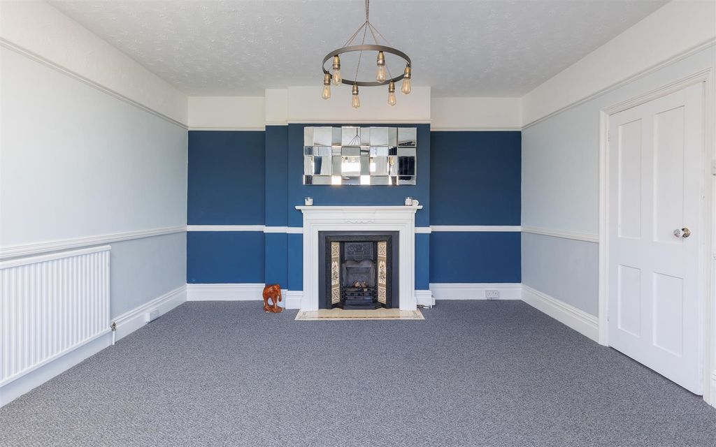 Property photo 3 of 35