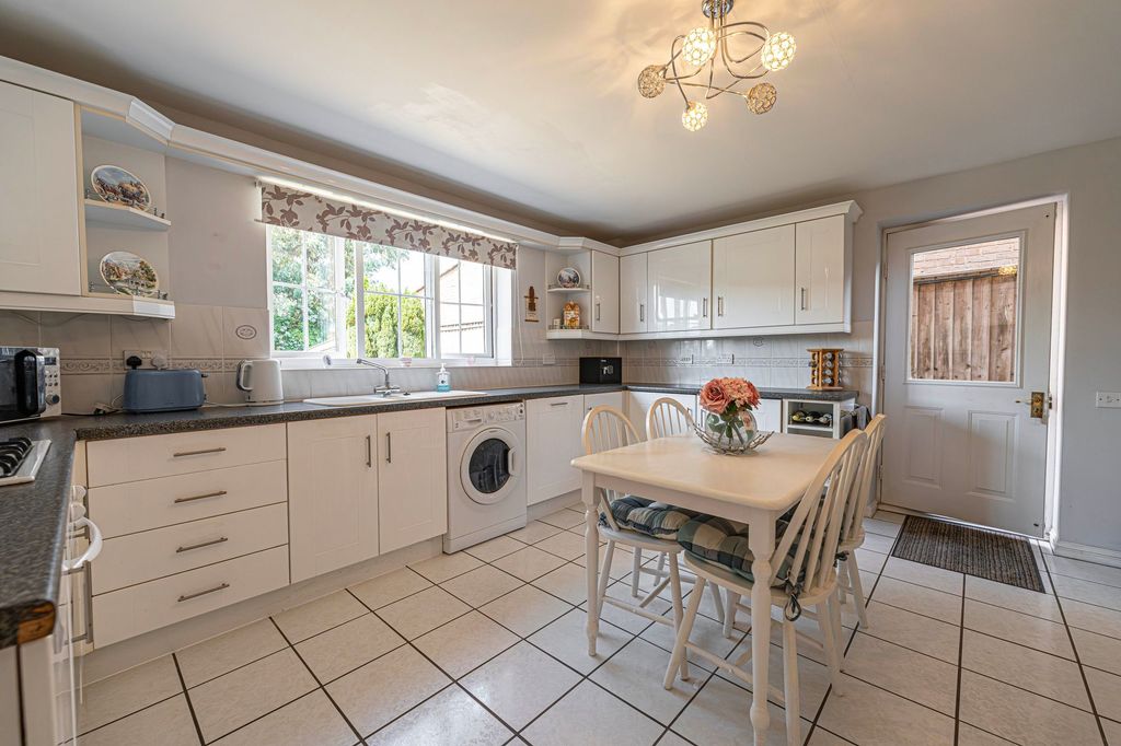 Property photo 2 of 44