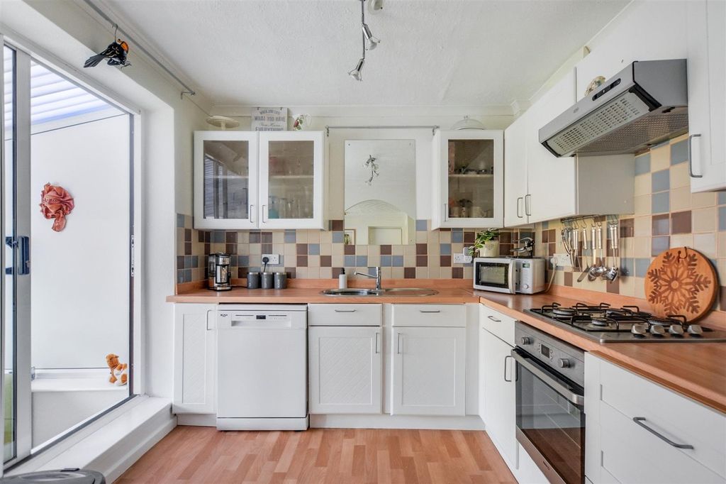 Property photo 3 of 26 Kitchen Diner