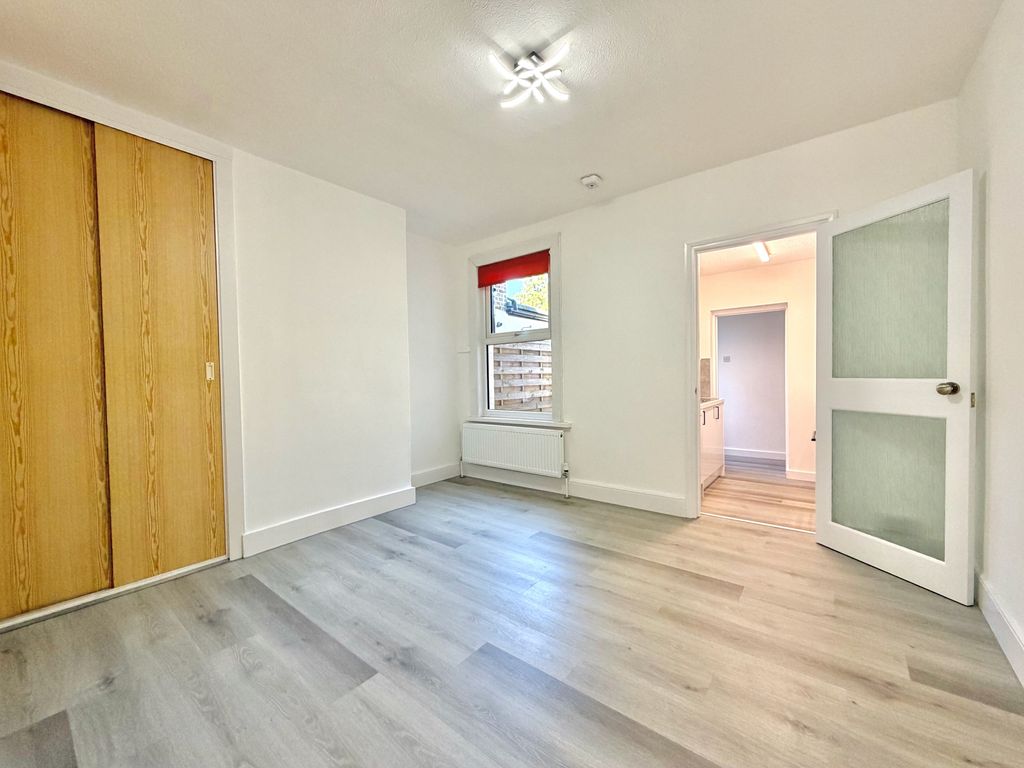 Property photo 3 of 10 Photo 2