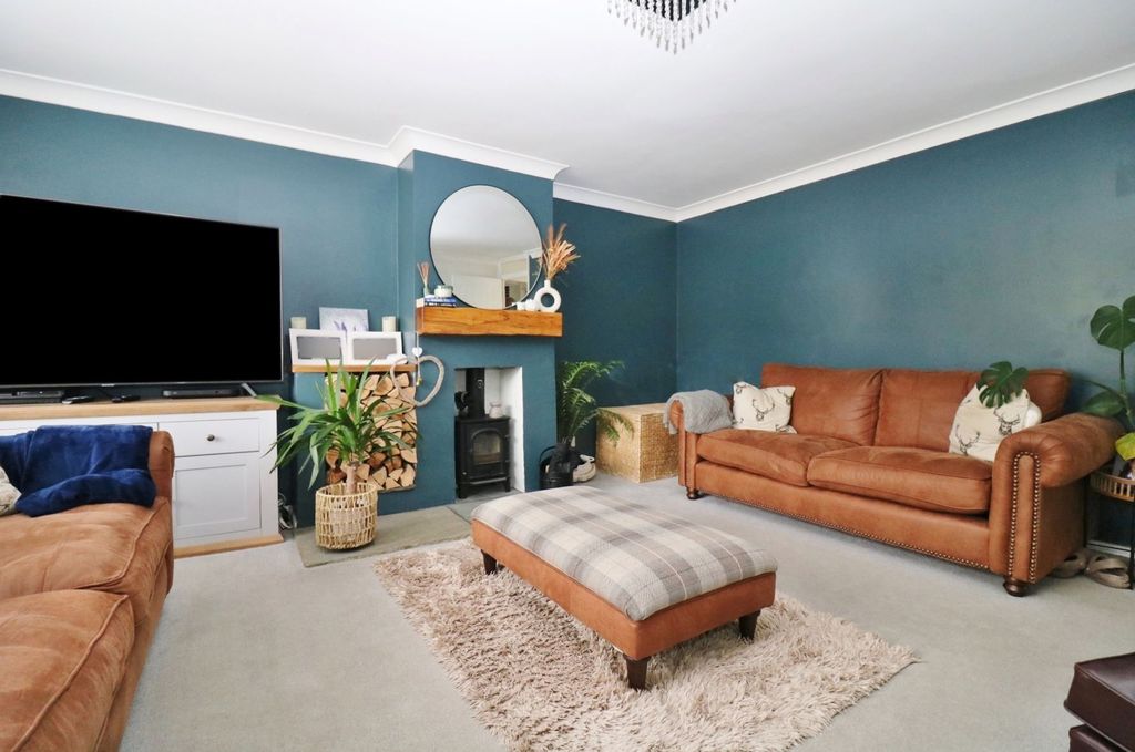 Property photo 2 of 21