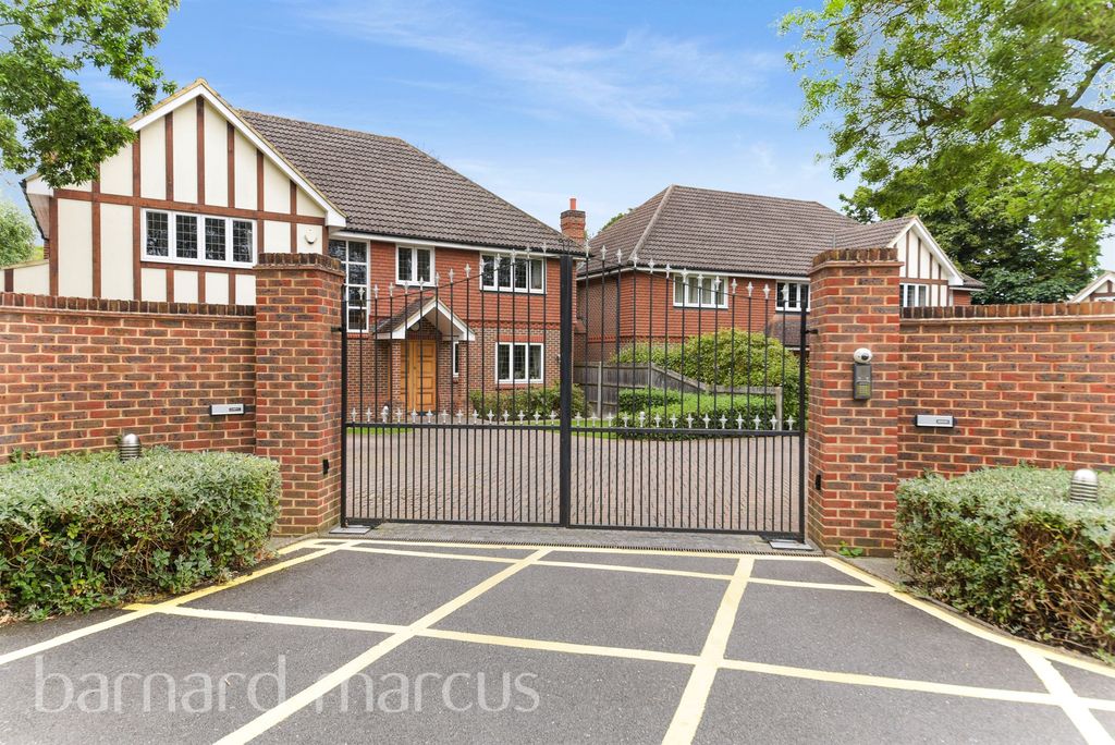 Property photo 3 of 16