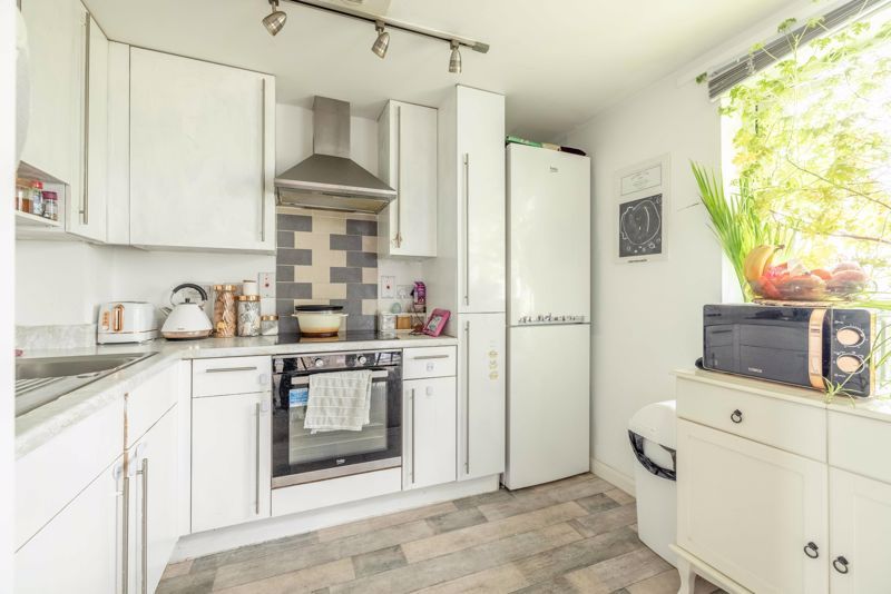 Property photo 3 of 5 Kitchen