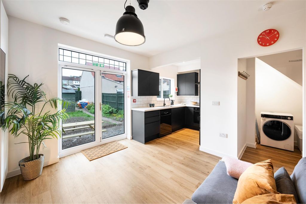 Property photo 2 of 13 2.Jpg