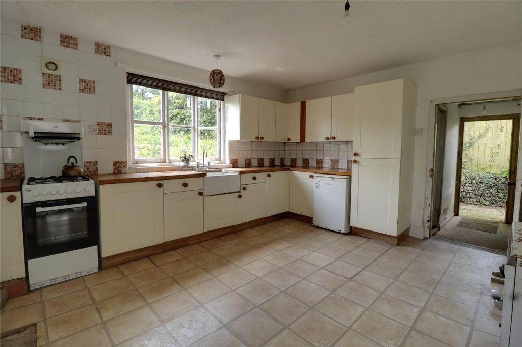 Property photo 3 of 45 Picture No. 14