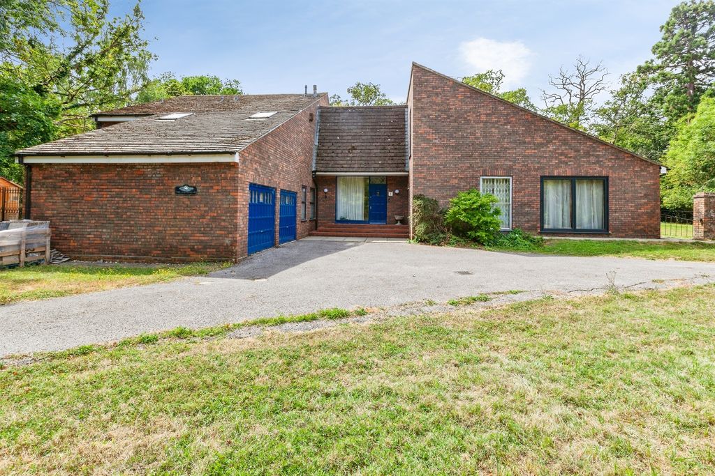 Property photo 1 of 17