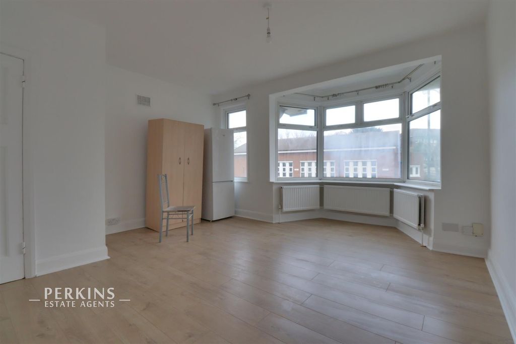 Property photo 1 of 6 B1.Jpg