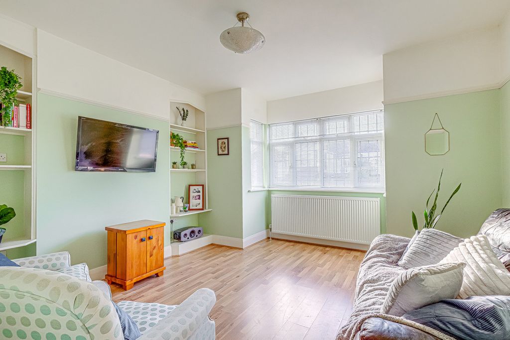 Property photo 3 of 25