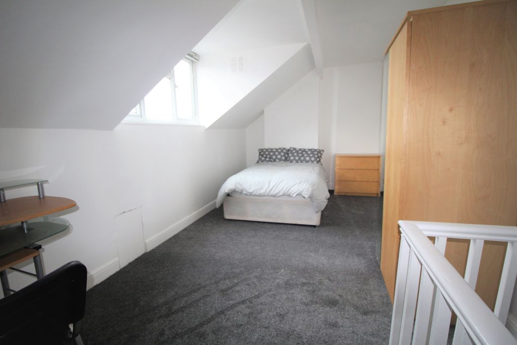 Property photo 3 of 4