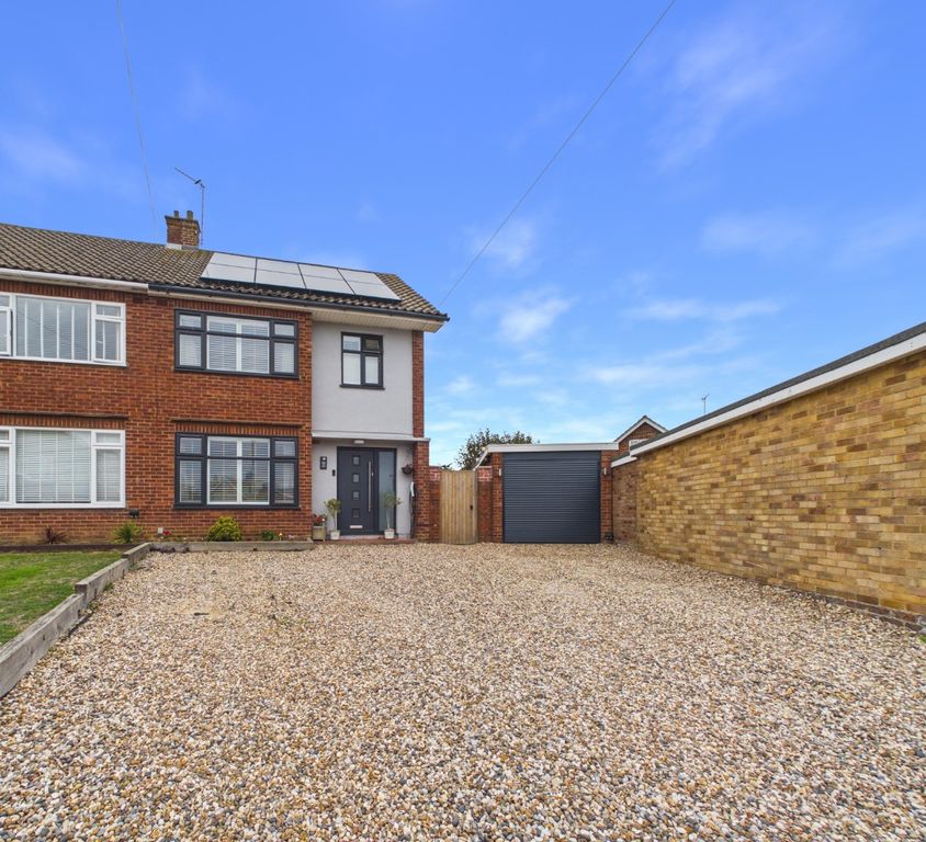 Property photo 1 of 18 5697381