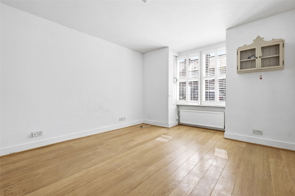 Property photo 2 of 19 Picture No. 21
