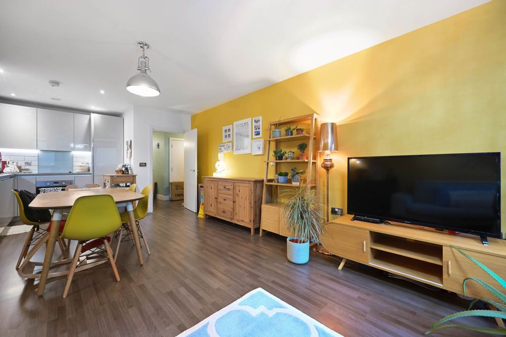 Property photo 2 of 11