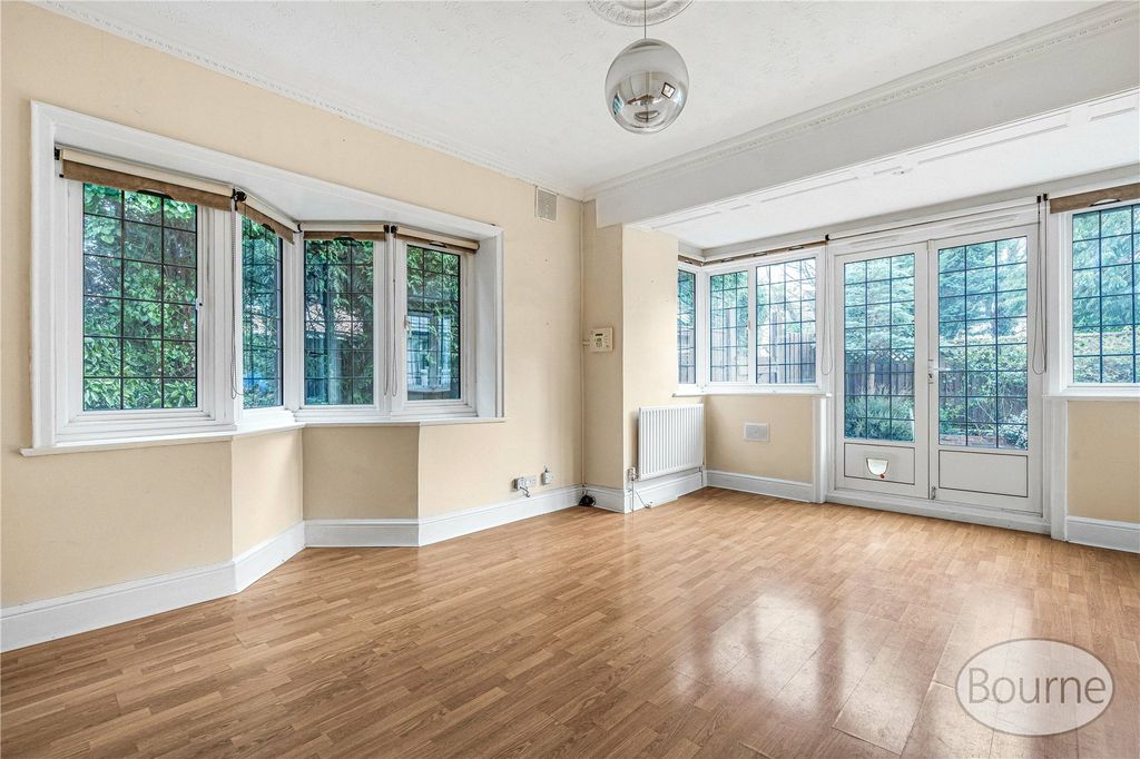 Property photo 2 of 27 Picture No. 26