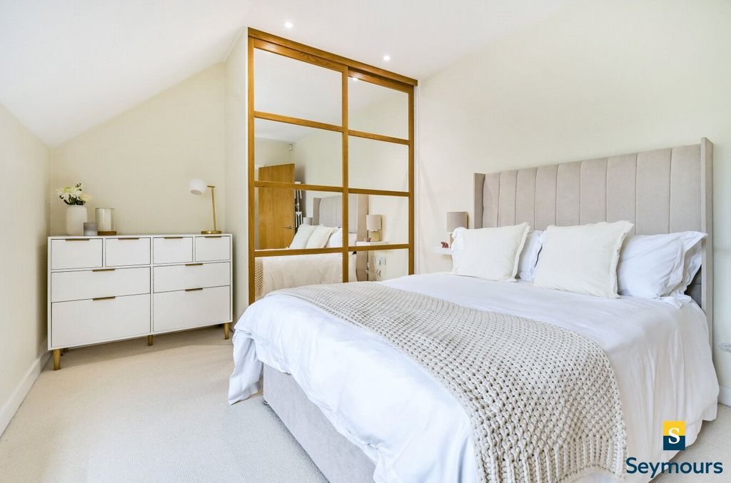 Additional image 16 of 2 bed flat for saleGuildford, Surrey GU1