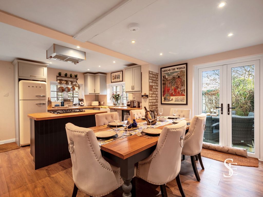 Property photo 3 of 25 Kitchen / Dining Room