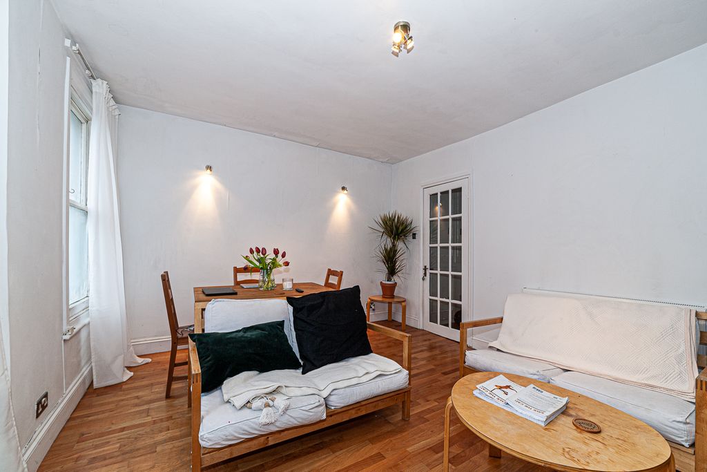 Property photo 3 of 13