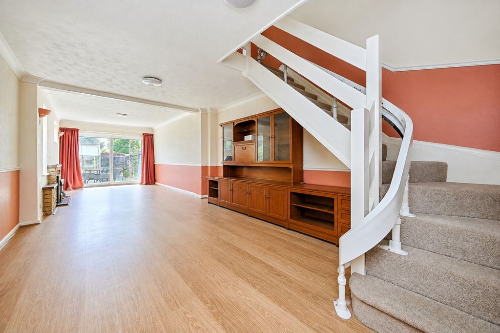 Property photo 3 of 18
