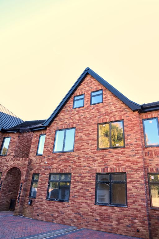 Property photo 2 of 26