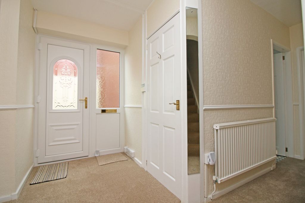 Property photo 2 of 25