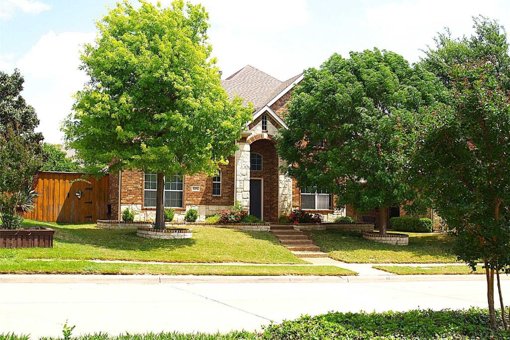 Property photo 1 of 31