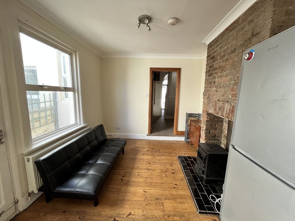 Property photo 2 of 12 Gallery