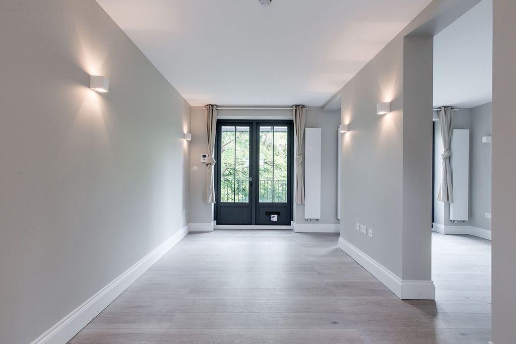 Property photo 2 of 10 Dining_Room (Example)