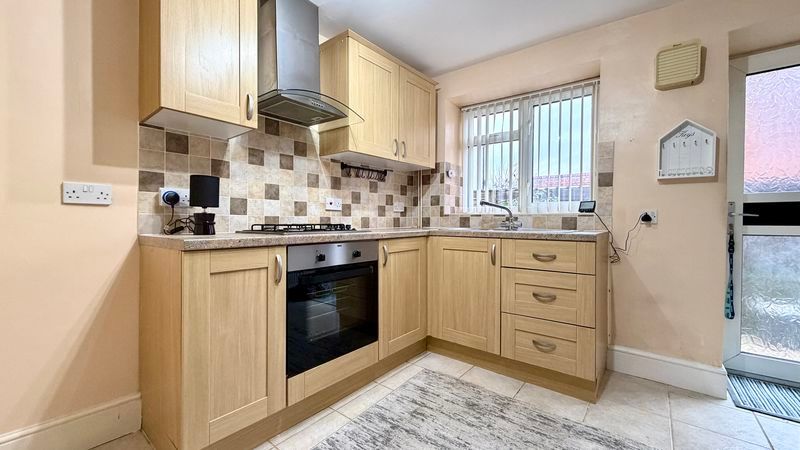 Property photo 2 of 8 Kitchen