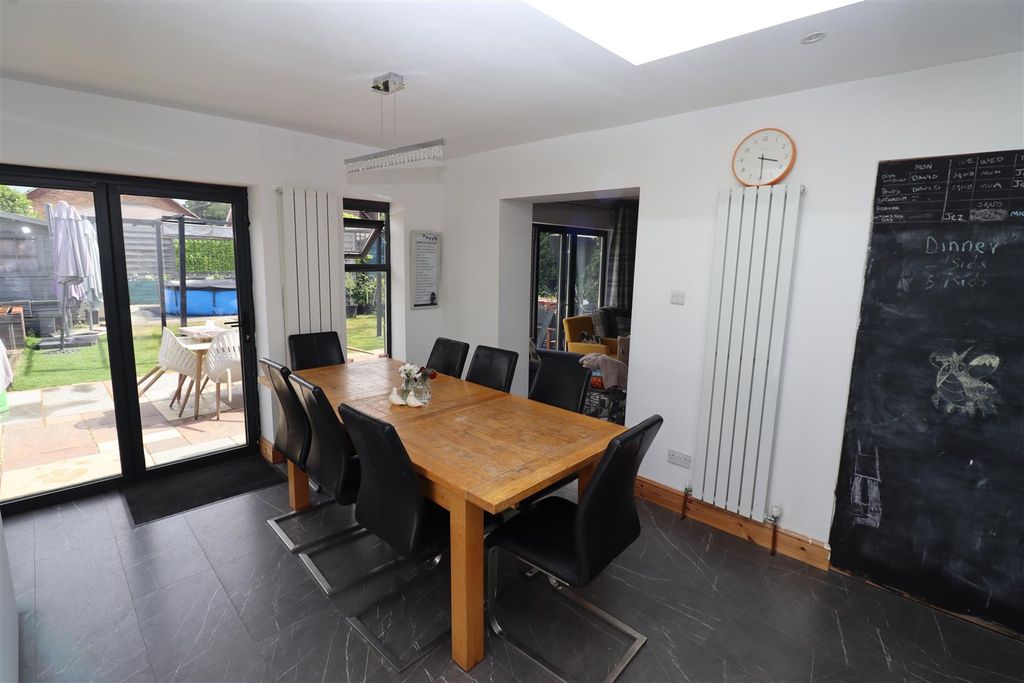 Property photo 3 of 15 Dining Area