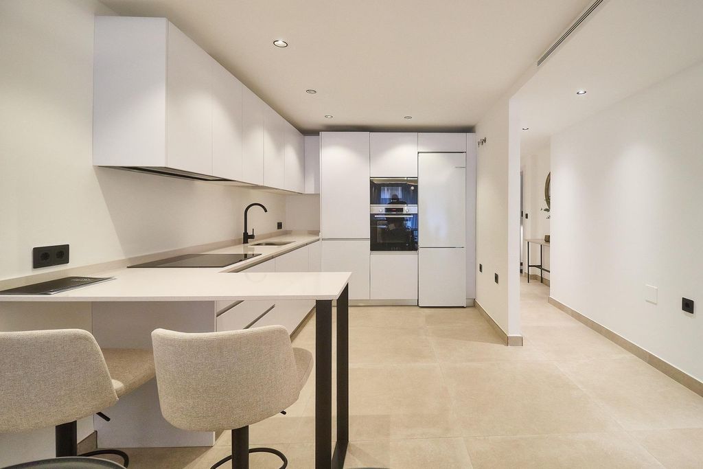 Property photo 3 of 51