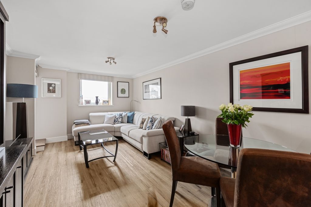 Property photo 3 of 15 094A3858