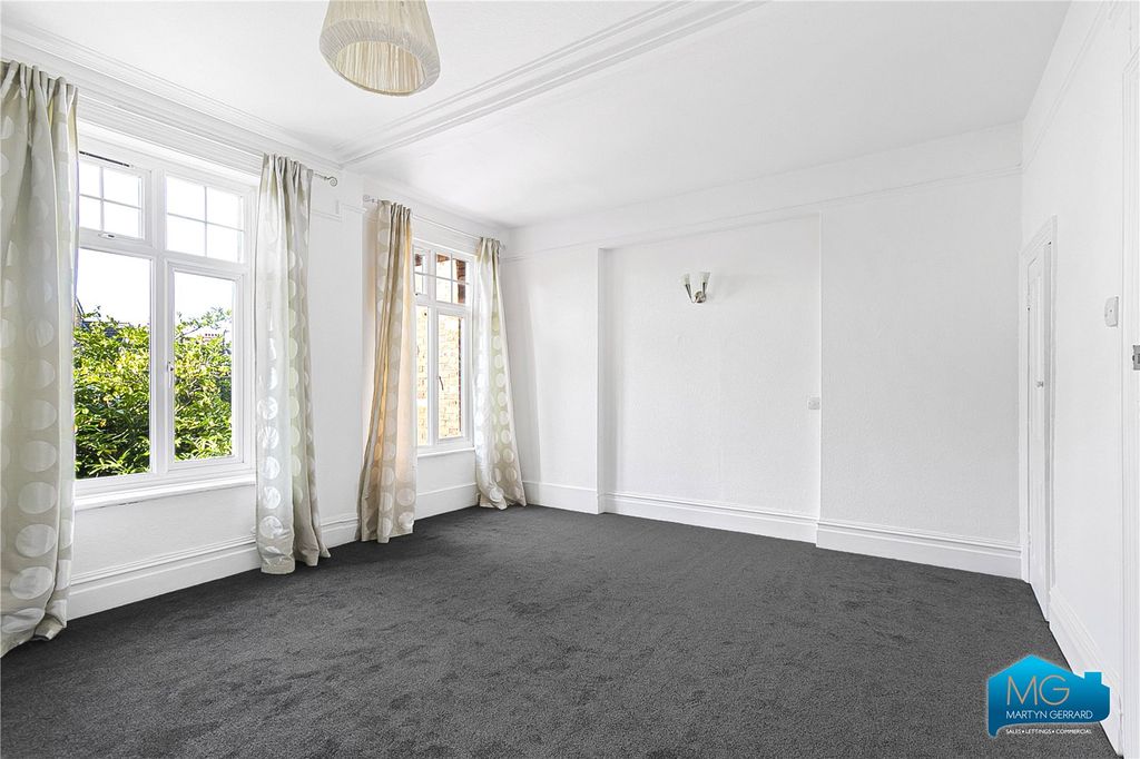 Property photo 3 of 9 Picture No. 18
