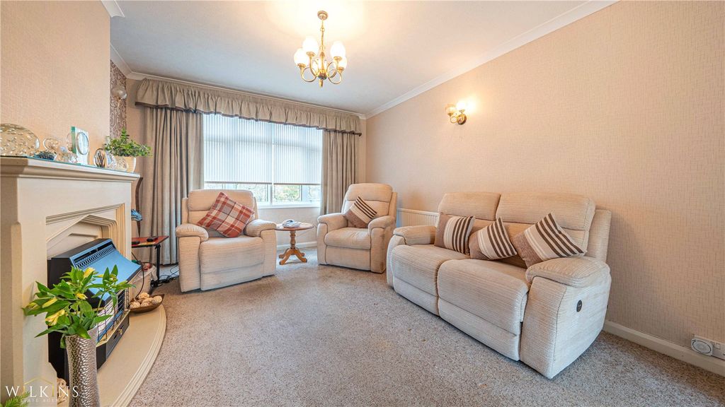 Property photo 3 of 37 Picture No. 25