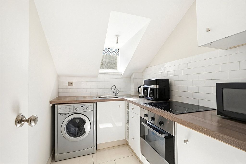 Property photo 2 of 8 Kitchen