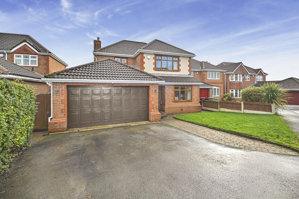 Property photo 1 of 32 Front (Exterior)