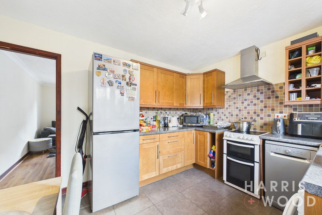 Property photo 2 of 14 5561426